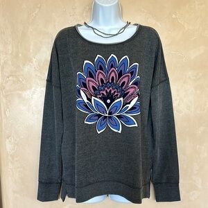 Lucky 🍀 Lotus Gray Sweatshirt with Floral Design - L